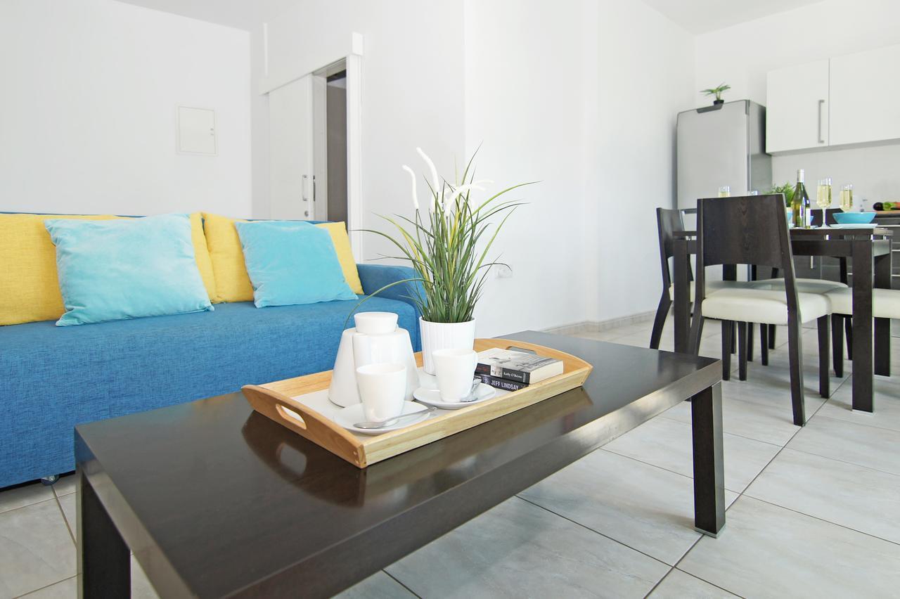 Amber - Coralli Beachfront Apartment Protaras Esterno foto