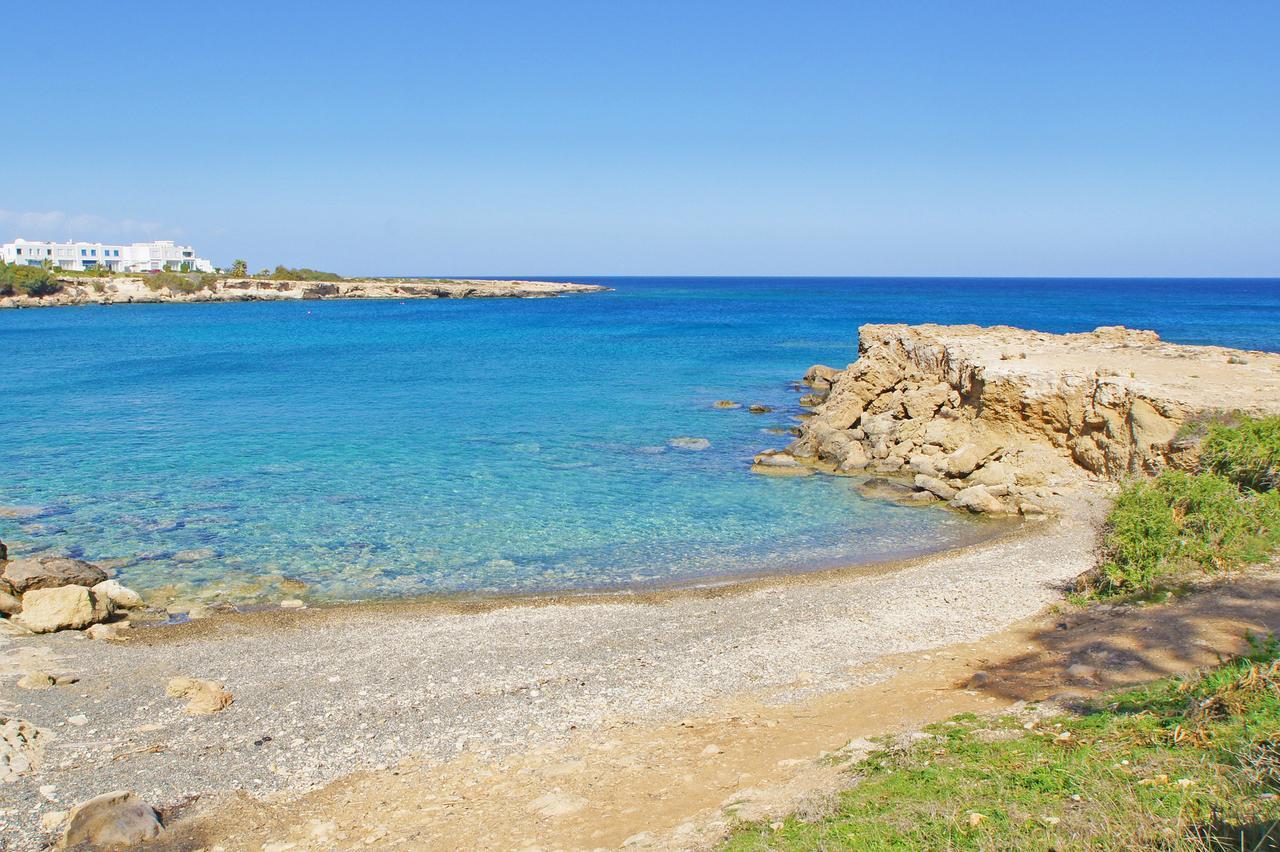 Amber - Coralli Beachfront Apartment Protaras Esterno foto