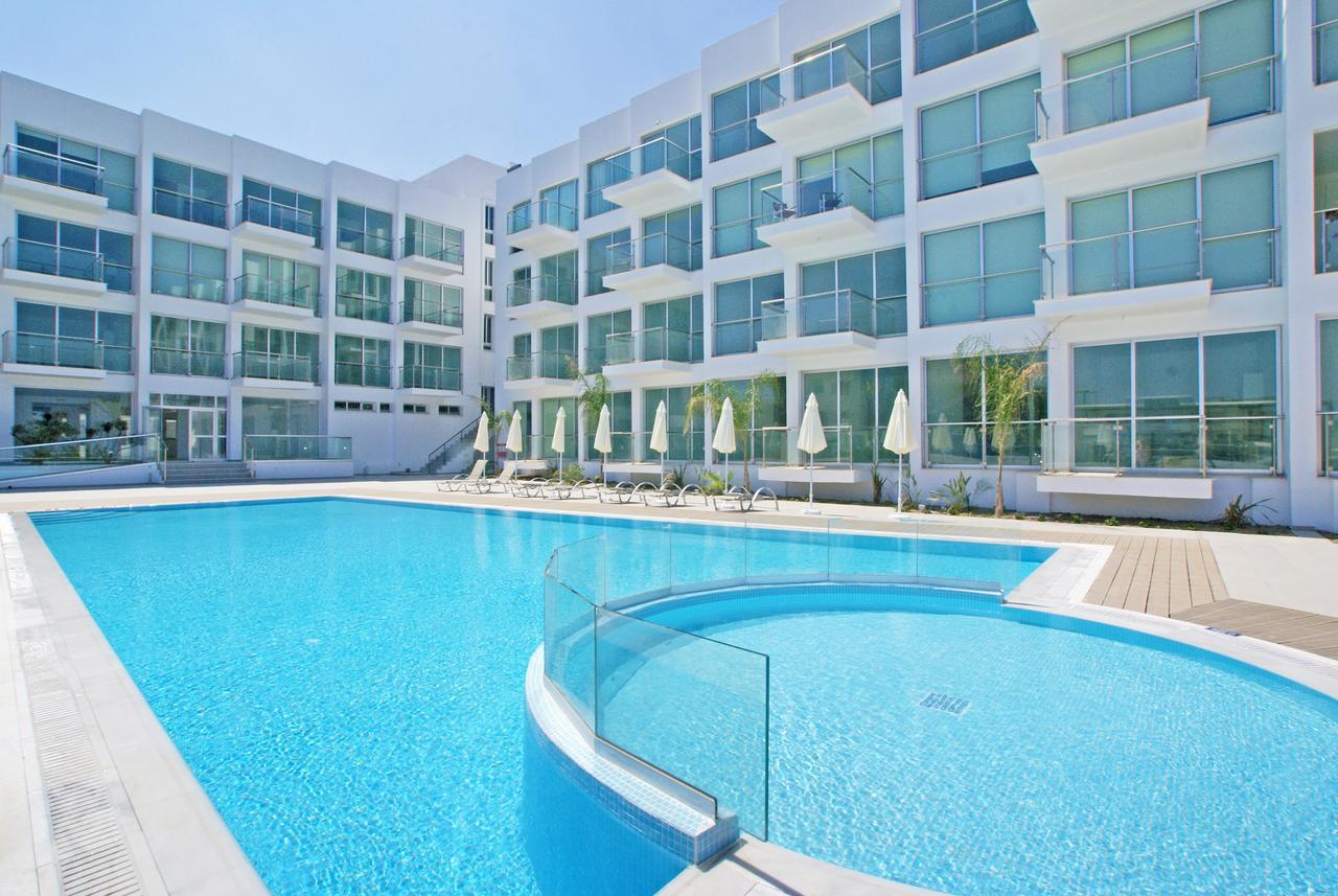 Amber - Coralli Beachfront Apartment Protaras Esterno foto