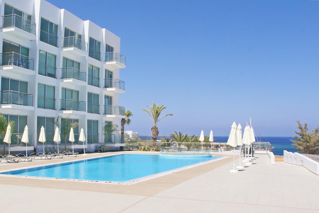 Amber - Coralli Beachfront Apartment Protaras Esterno foto